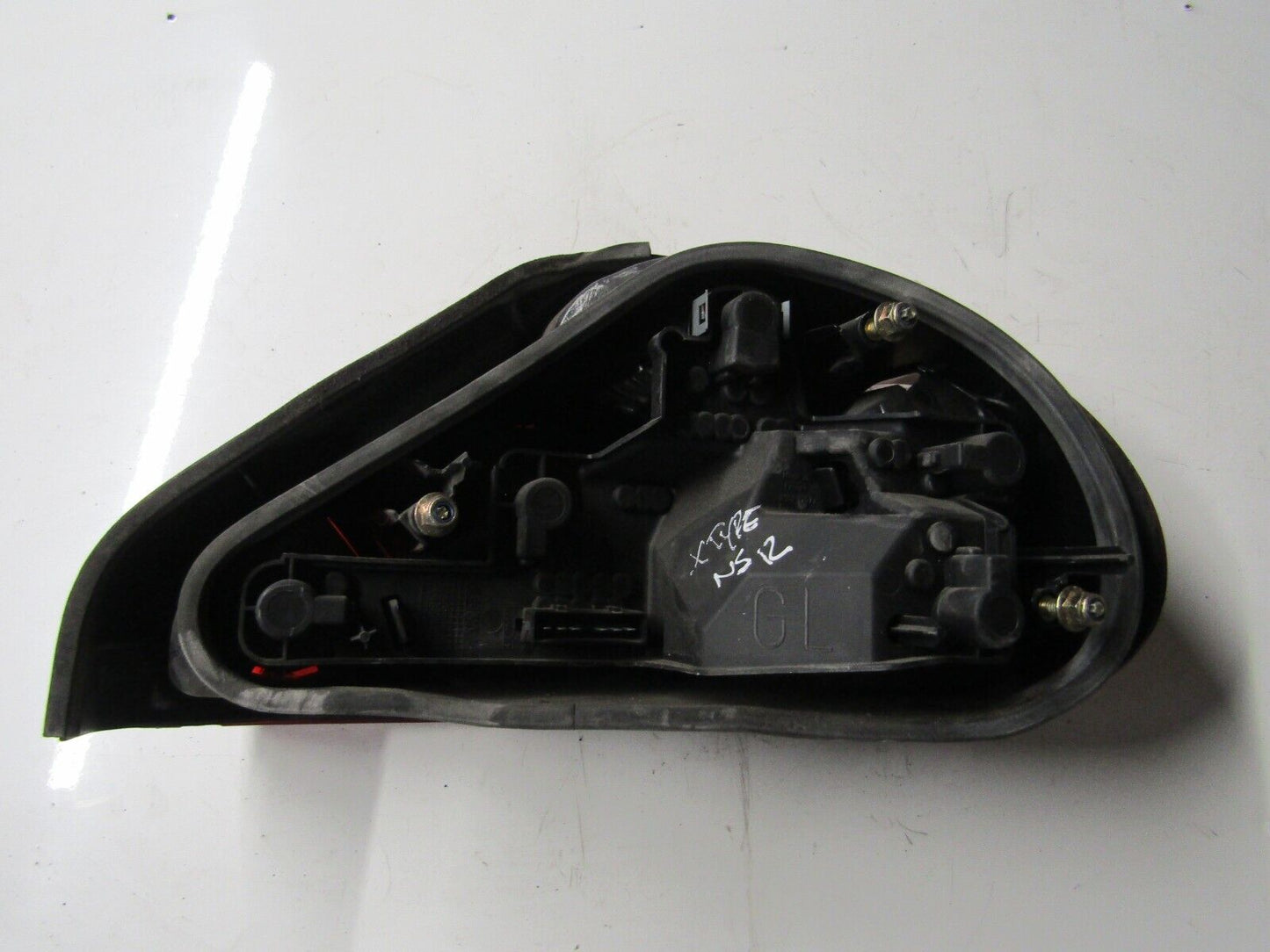 JAGUAR X-TYPE SALOON REAR LEFT TAIL LIGHT 2001-2010