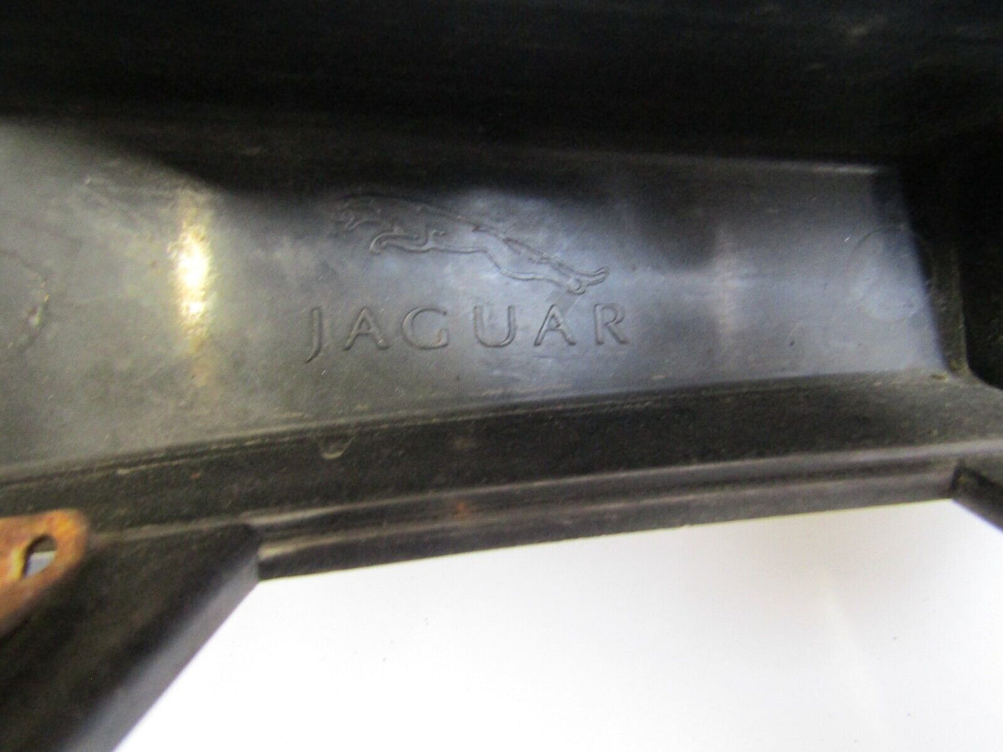 JAGUAR XF X250 CENTRE SUPPORT LOWER GRILL 9X43-17K949