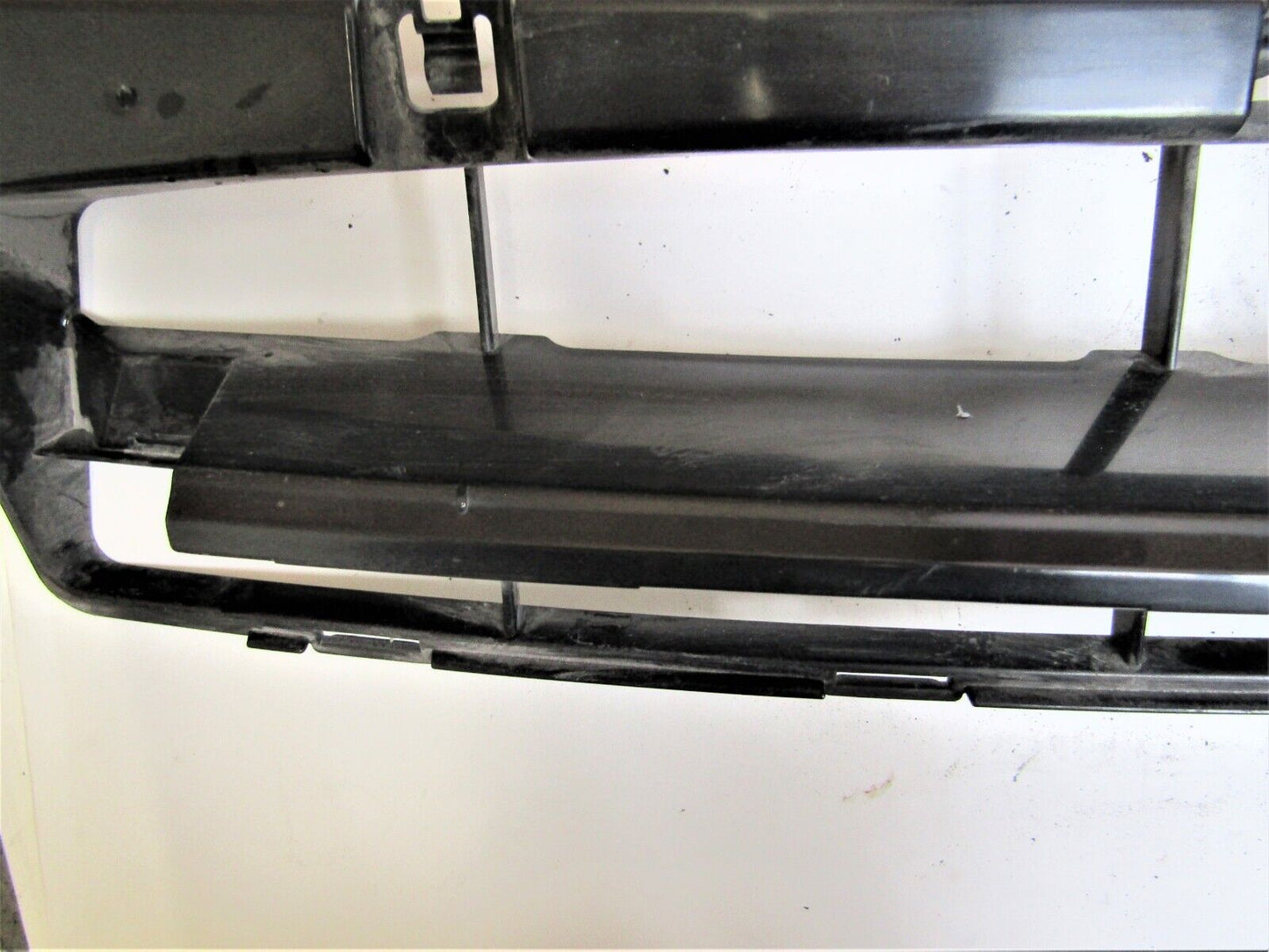 JAGUAR XF X250 CENTRE SUPPORT LOWER GRILL 9X43-17K949