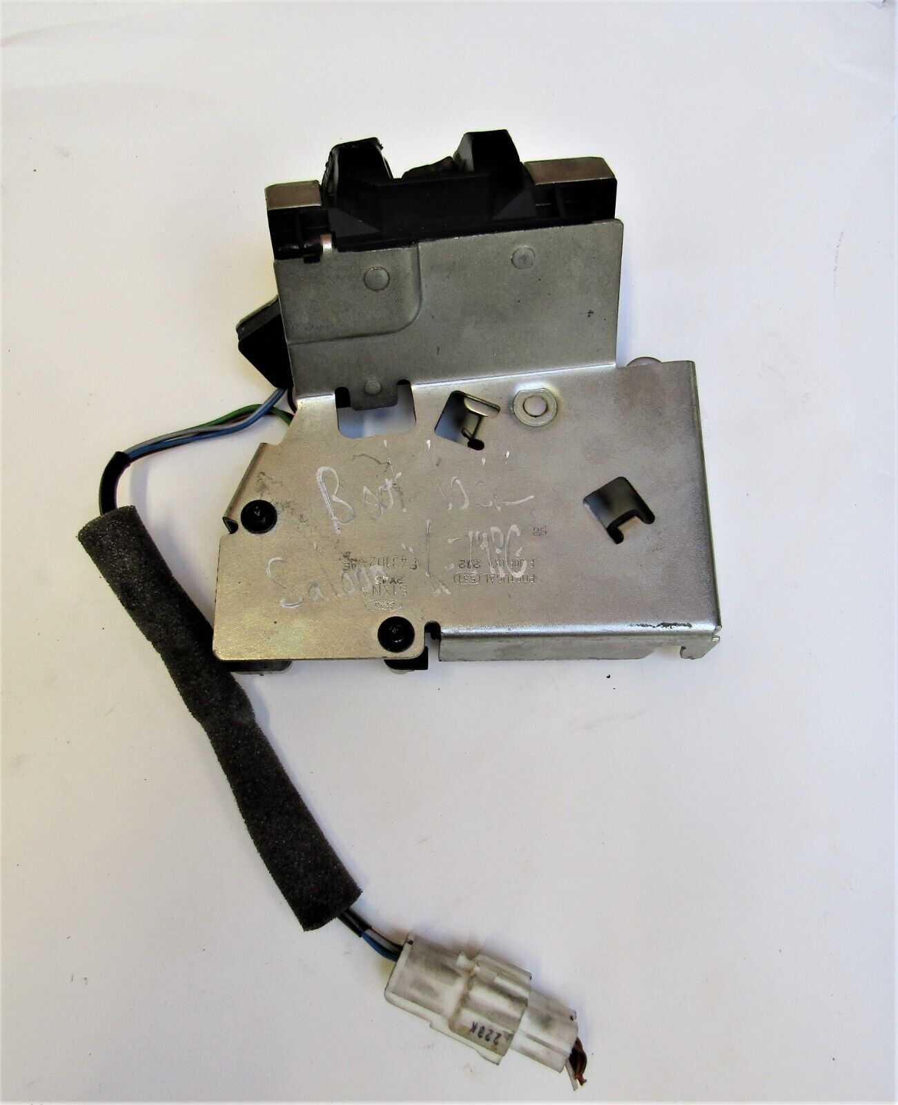 Jaguar X Type 01-10 Saloon Boot Lock Catch 2X4343102AC