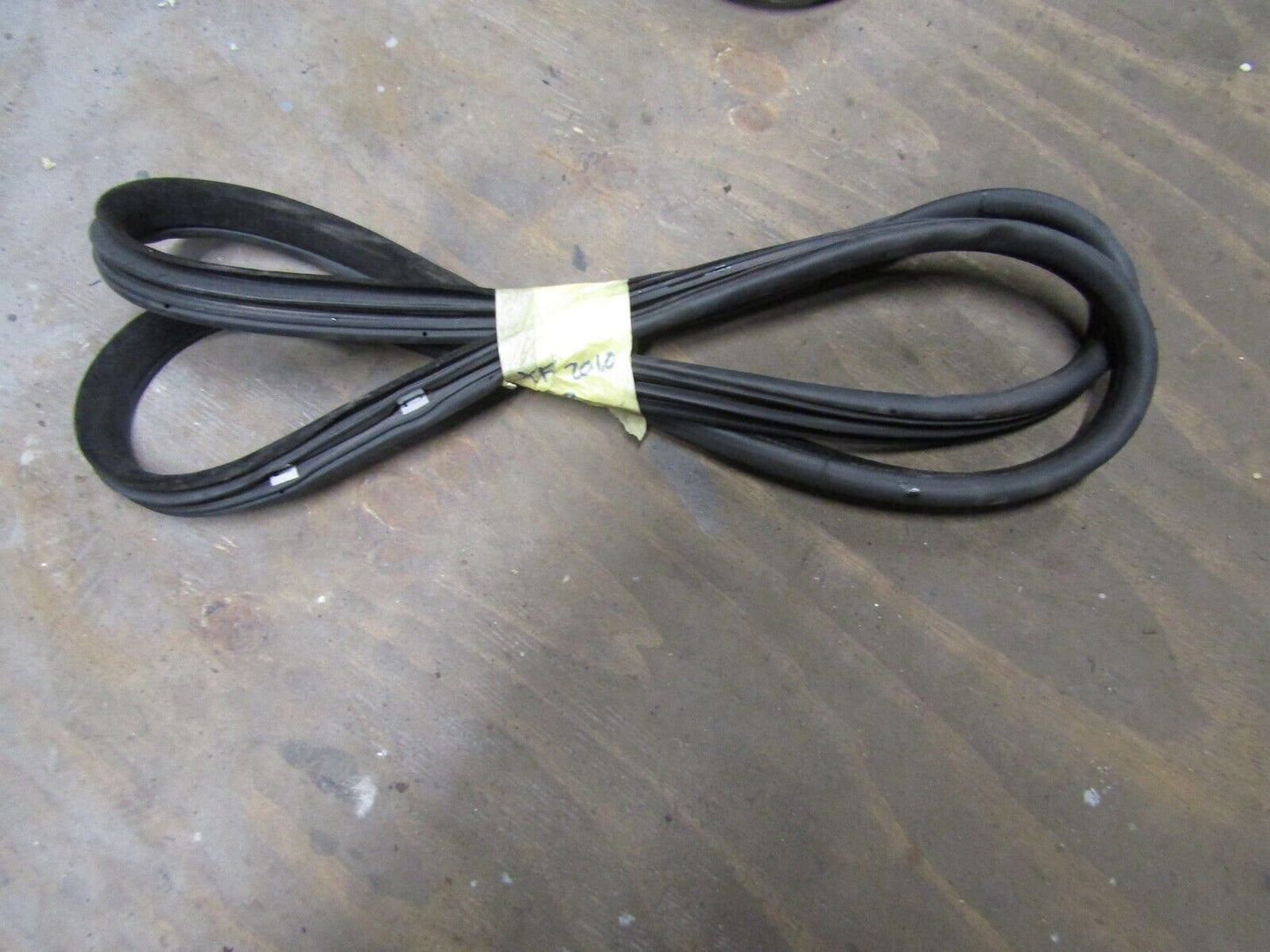 JAGUAR XF X250-INNER DOOR RUBBER REAR PASSENGER SIDE N/S/R 2008-2012