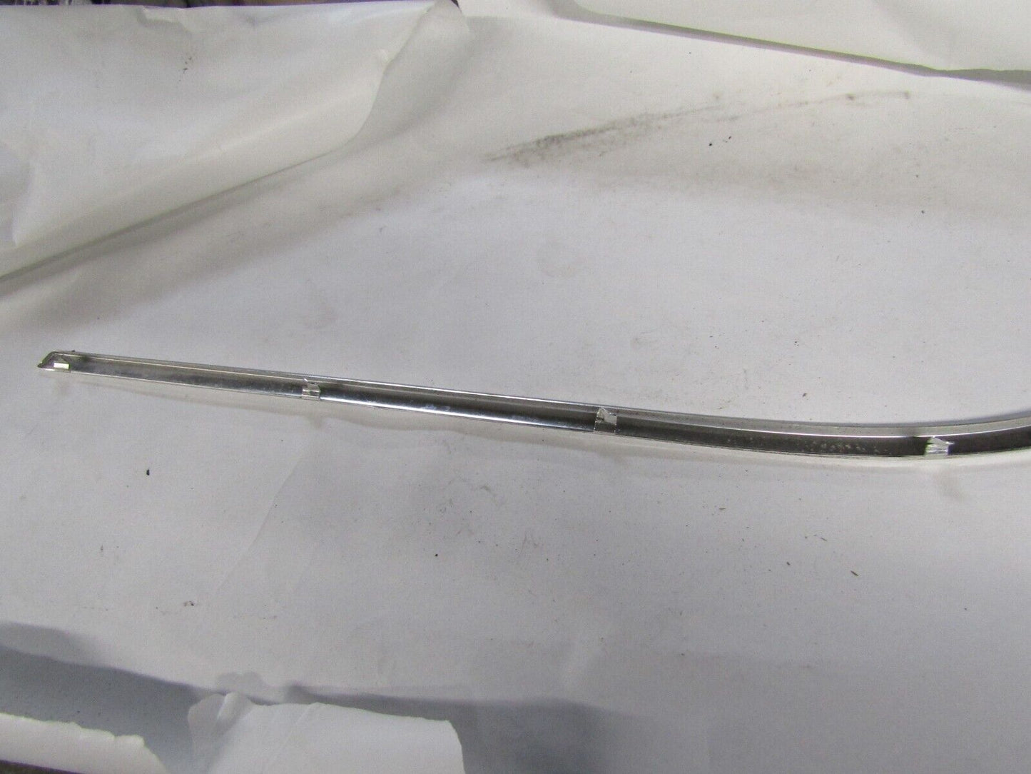 JAGUAR X TYPE ESTATE REAR LEFT BODYSIDE GLASS WINDOW FINISHER TRIM CHROME -