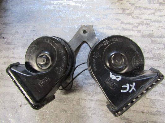 JAGUAR XF TWIN DOUBLE HORN ALARM SIGNAL 8X2313A803AB