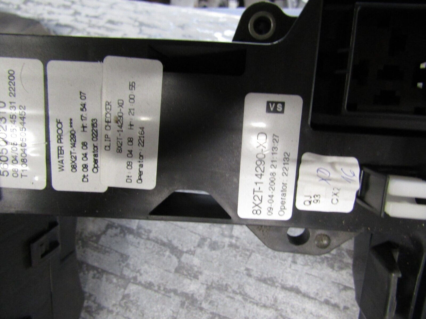 JAGUAR XF X250 2.7 Diesel Engine Bay mounted Fusebox 8X2T-14290-XD