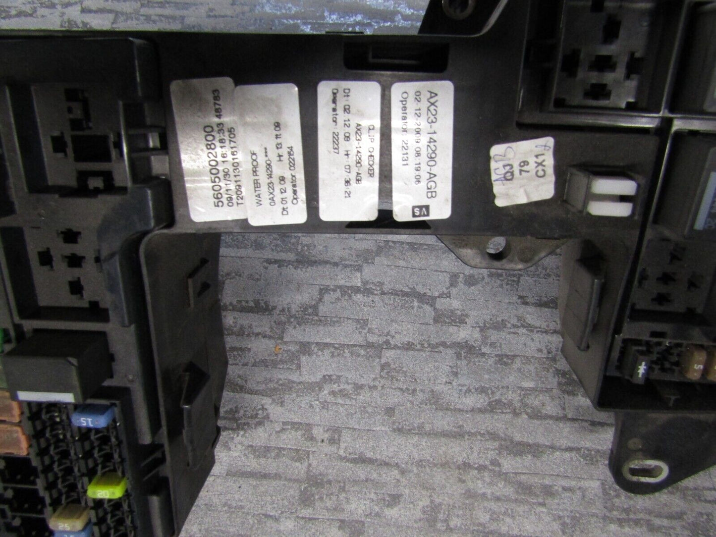 JAGUAR XF X250 3.0 Diesel Engine Bay mounted Fusebox AX23-14290-AGB