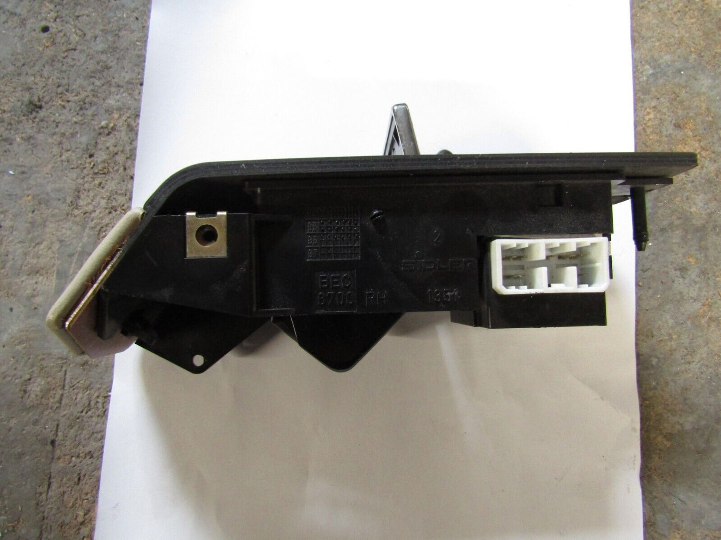 Jaguar XJ X351 Rear Right Electric Window Control Switch Button
