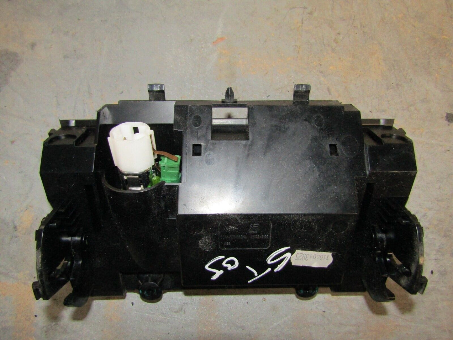 JAGUAR S-TYPE FRONT CENTRE ASHTRAY 2R83-8104822-A