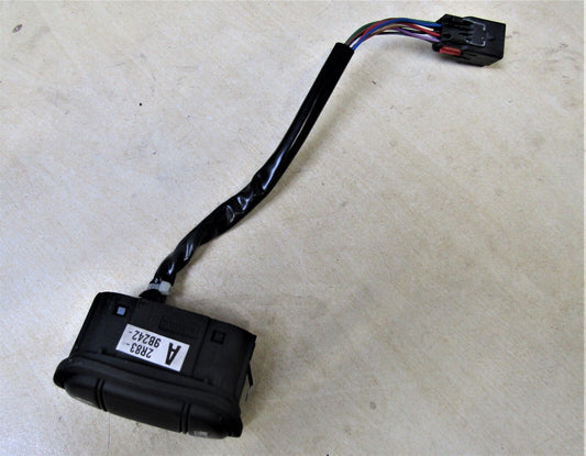 JAGUAR S-TYPE BOOT LID FUEL FLAP RELASE SWITCH 2R83-9B242 2004 - 2007