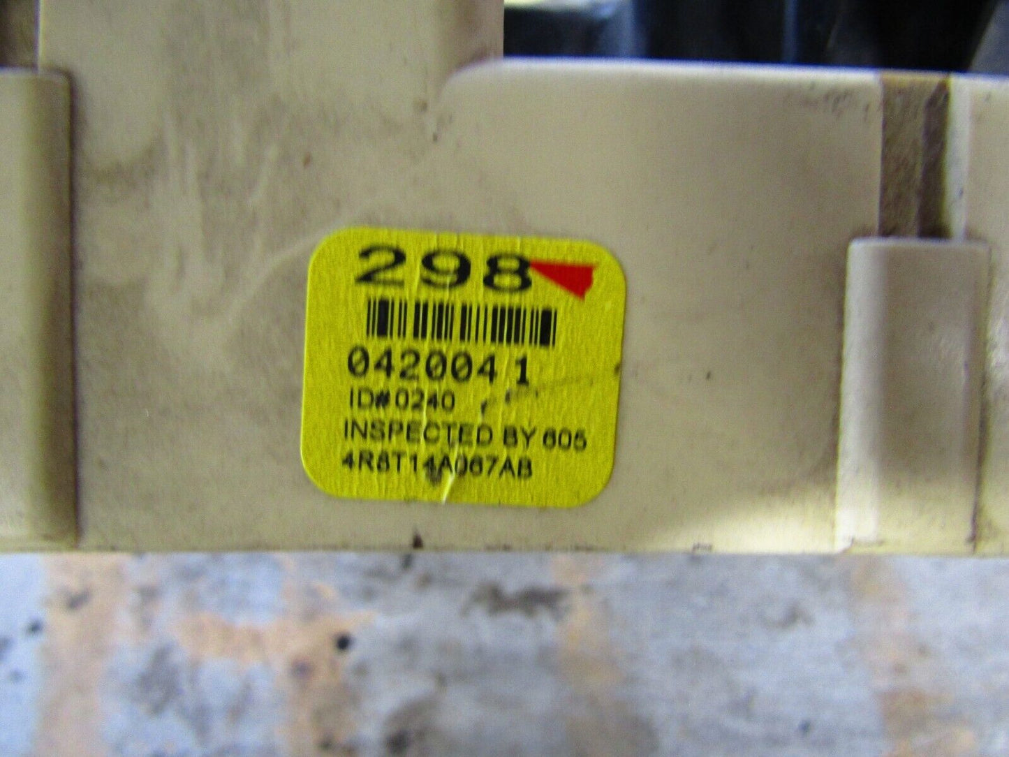 JAGUAR S-TYPE INTERIOR FUSE RELAY BOX 2.7 4R8T-14A067-AB