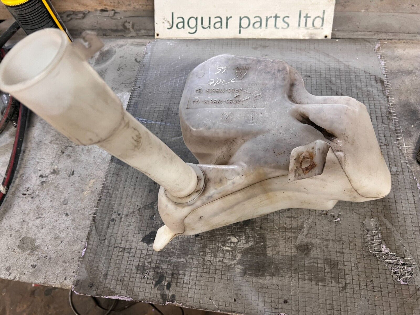 Jaguar S Type 98-07 Windscreen Washer Bottle 4R8317B613BA