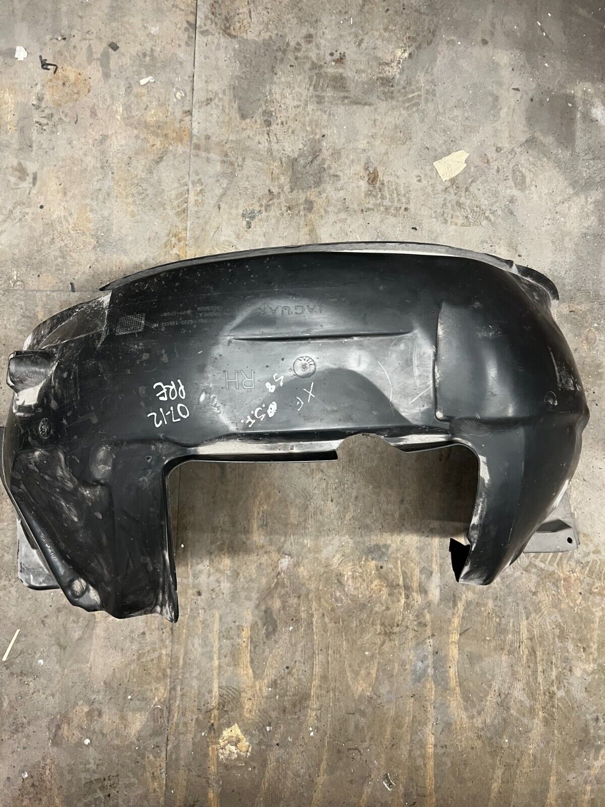 JAGUAR XF DRIVERS FRONT SIDE WHEEL ARCH LINER 8X23166562AE PRE FACELIFT (08-2011)