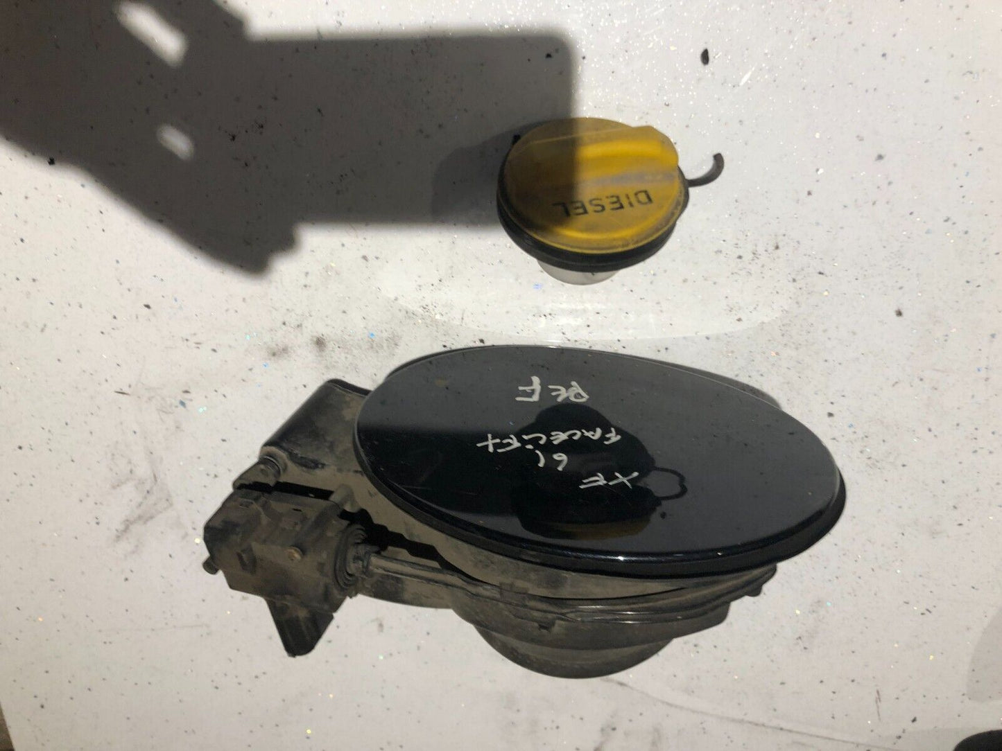 JAGUAR XF X250 FUEL TANK FILLER ASSEMBLY 9X23-27936-BC BLACL (PEF)