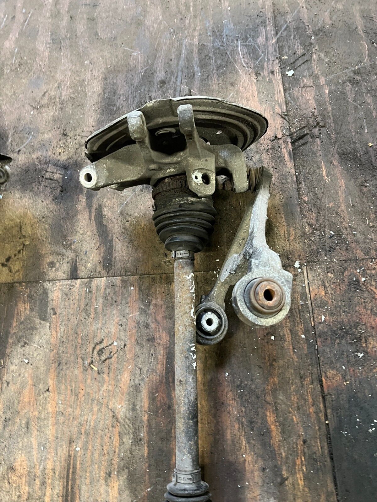 JAGUAR S-TYPE 2.7 (2002-04)PASSENGERS REAR HUB AND DRIVESHAFT/BEARINGS