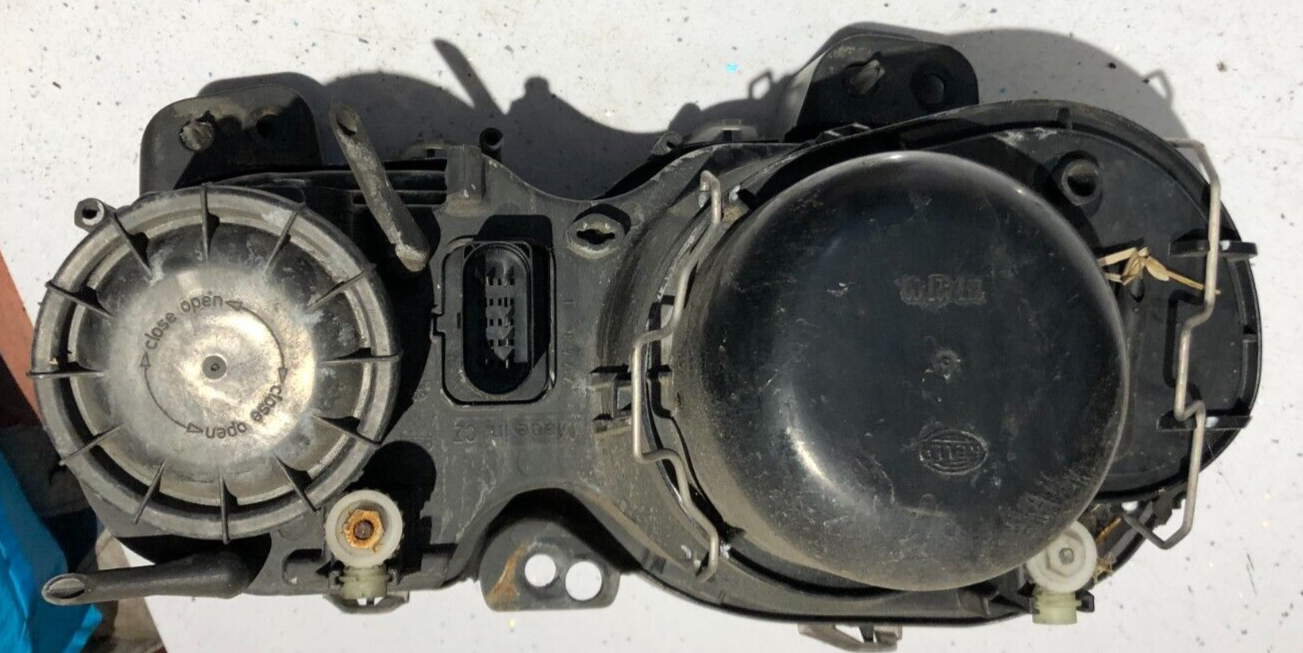 JAGUAR X-TYPE LEFT PASSENGER SIDE HEADLIGHT/LAMP WITH NEW ABS ADJUSTERS FITTED