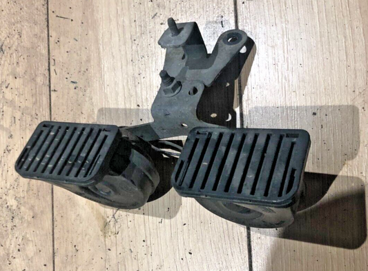 JAGUAR XF X250 PAIR OF HORN SIRENS WITH BRACKET 2012 55306-AM80S