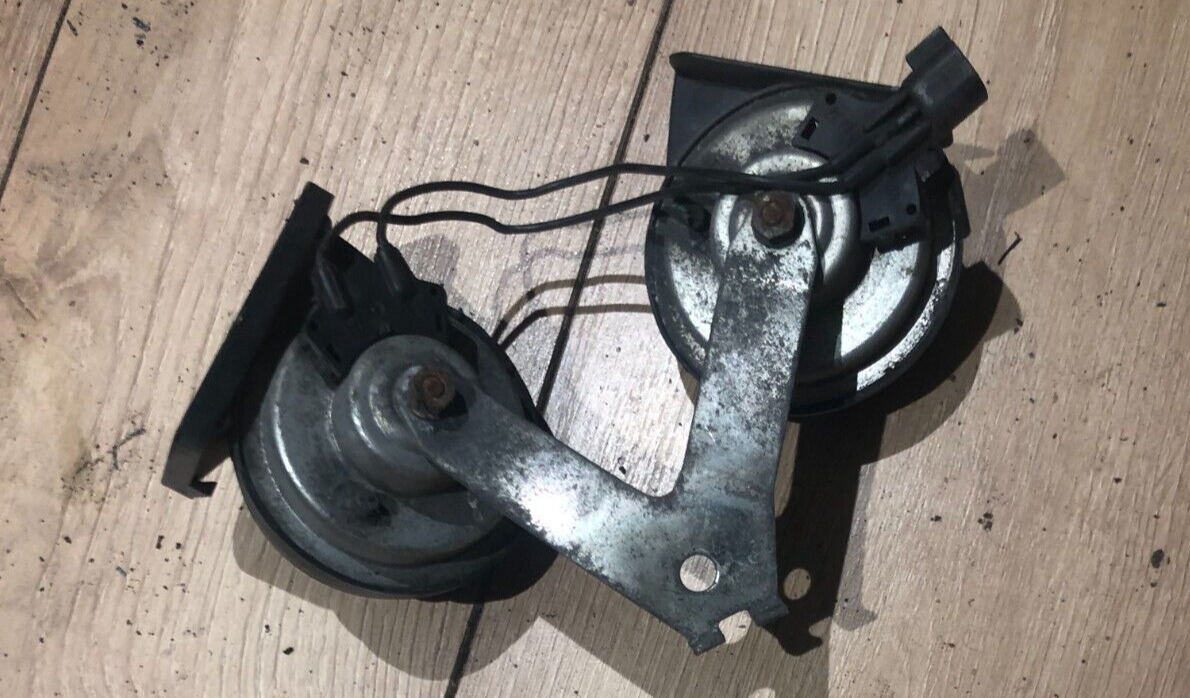 JAGUAR XF X250 PAIR OF HORN SIRENS