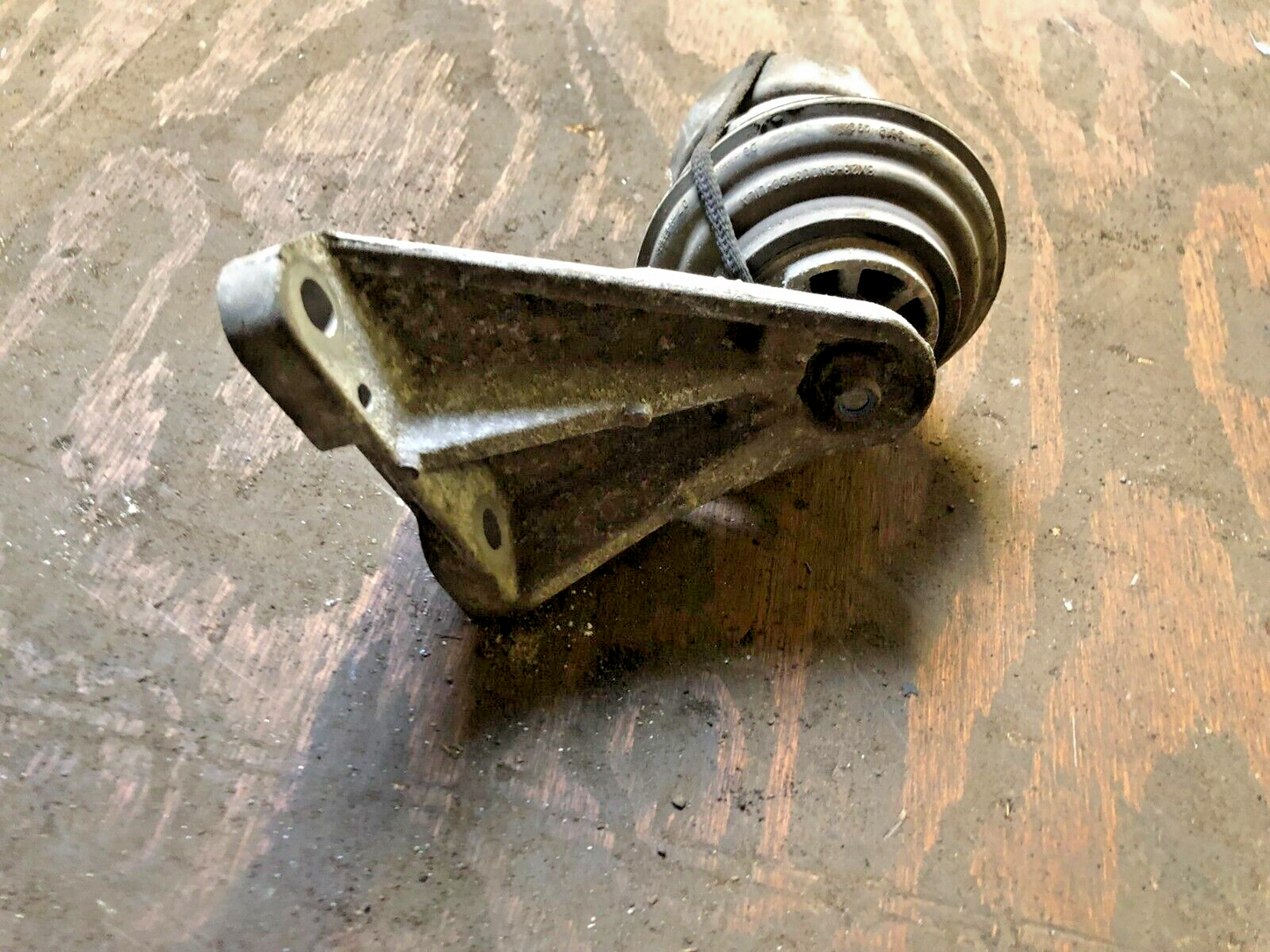 JAGUAR XF X250 3.0 ENGINE MOUNT & BRACKET-DRIVERS RIGHT O/S