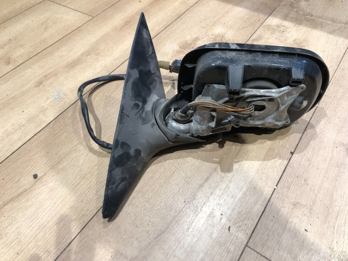 JAGUAR S TYPE 1999-2002 PASSENGERS N/S WING MIRROR FRAME (STANDARD 10 WIRES)