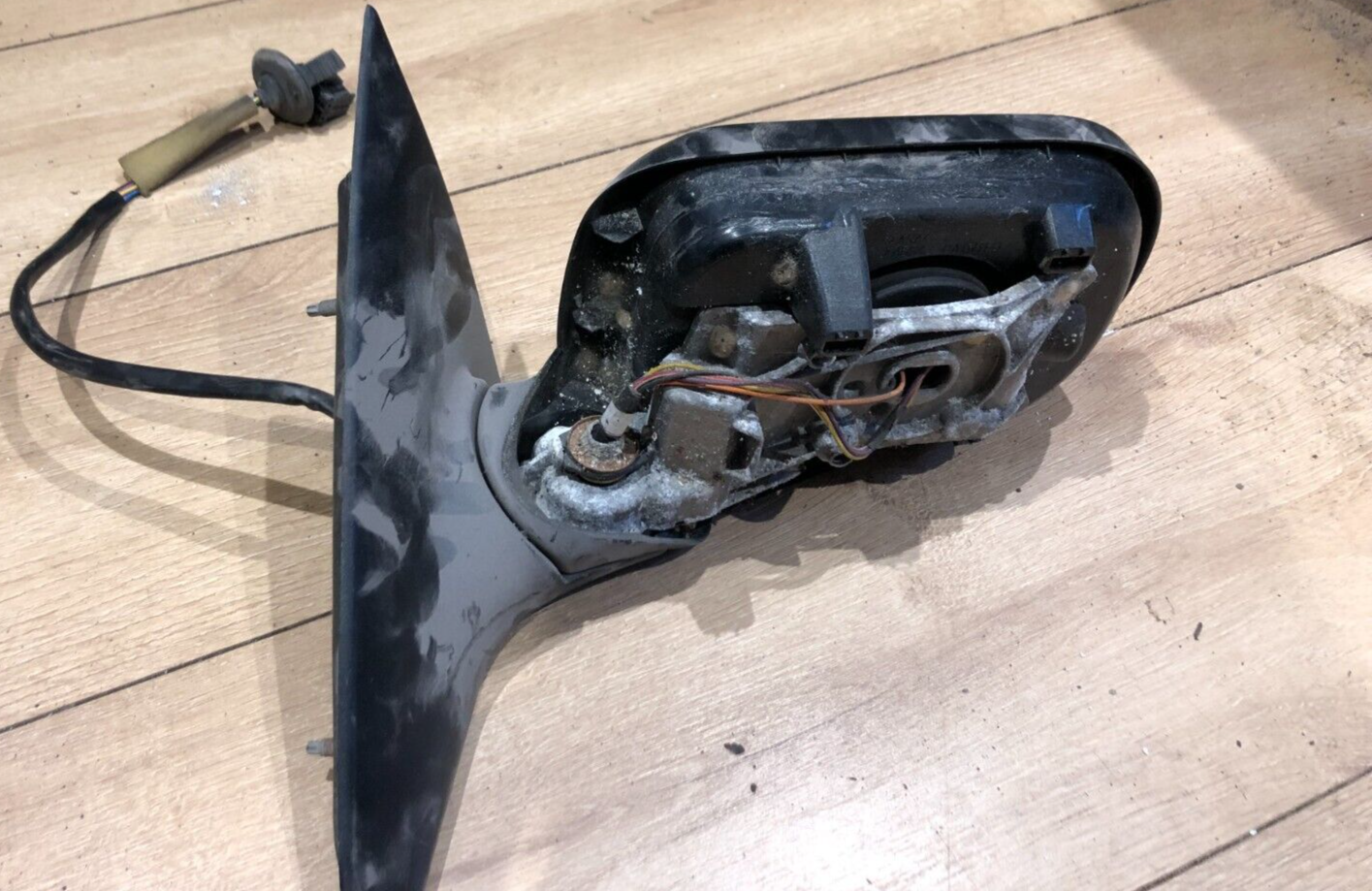 JAGUAR S TYPE 1999-2002 PASSENGERS N/S WING MIRROR FRAME (STANDARD 6 WIRES)