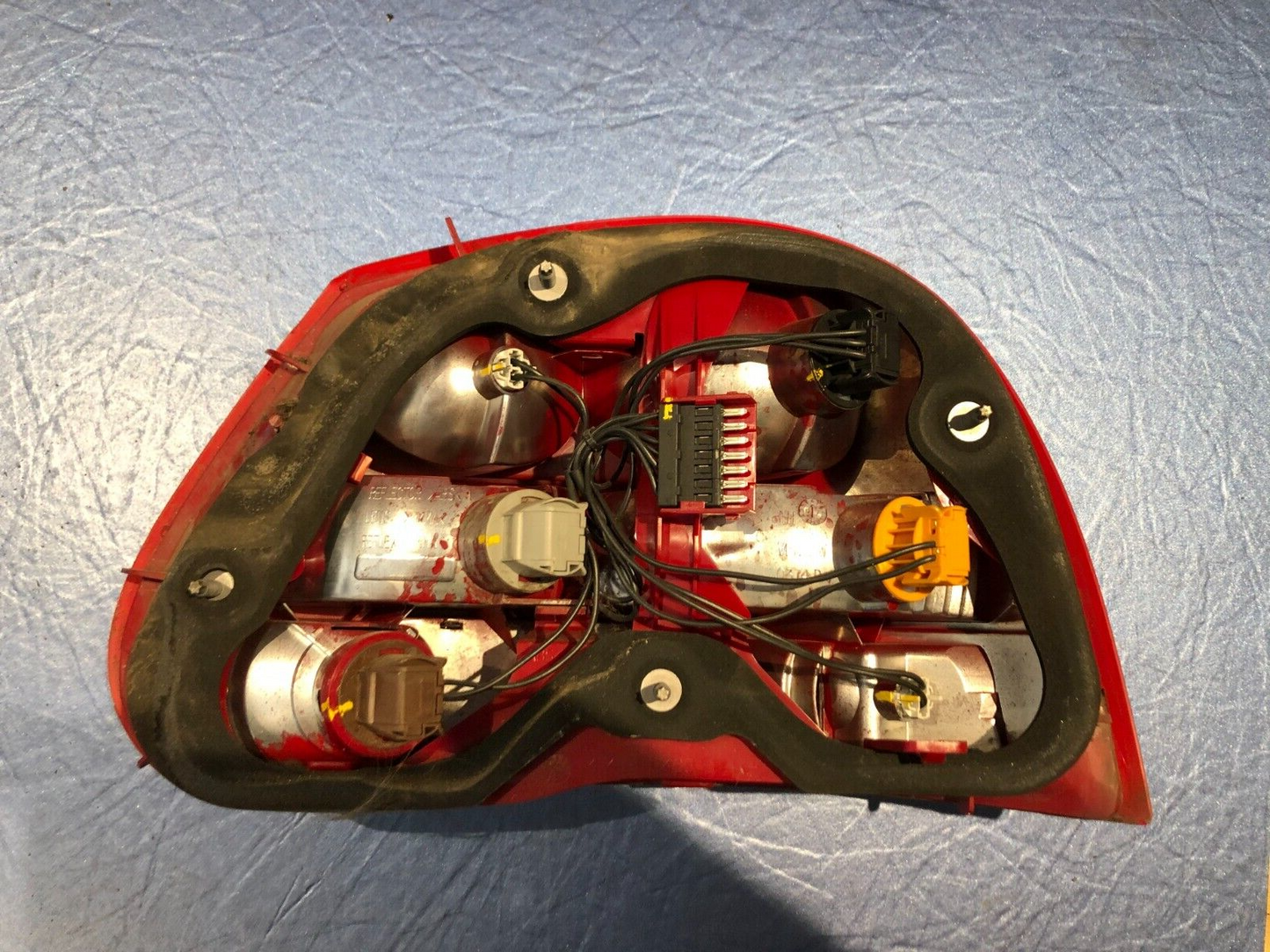 JAGUAR X TYPE N/S REAR PASSENGER LIGHT ESTATE 2004-2010