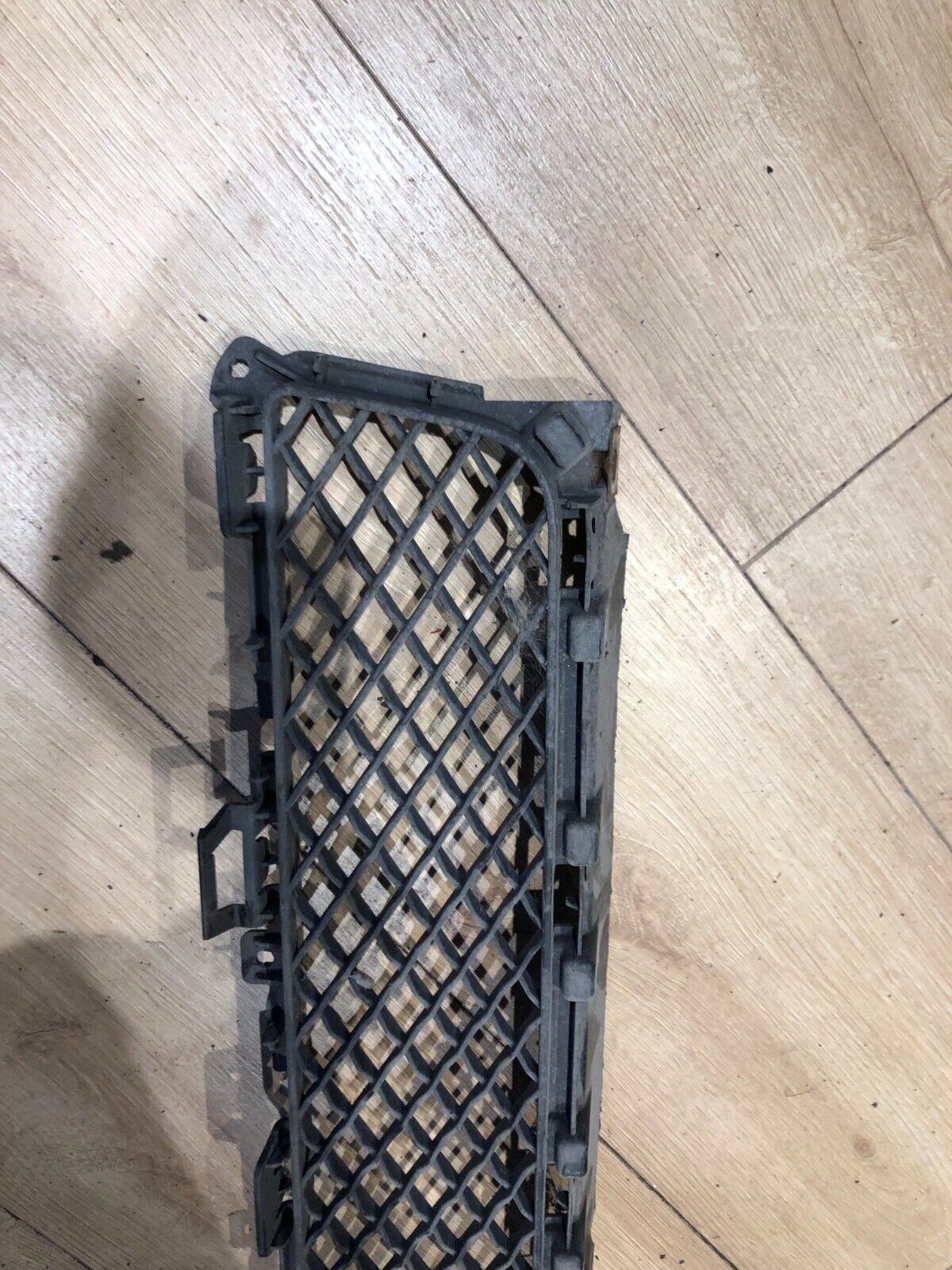 Jaguar XF 2008-2011 FRONT BUMPER LOWER GRILLE / BLACK MESH GRILL