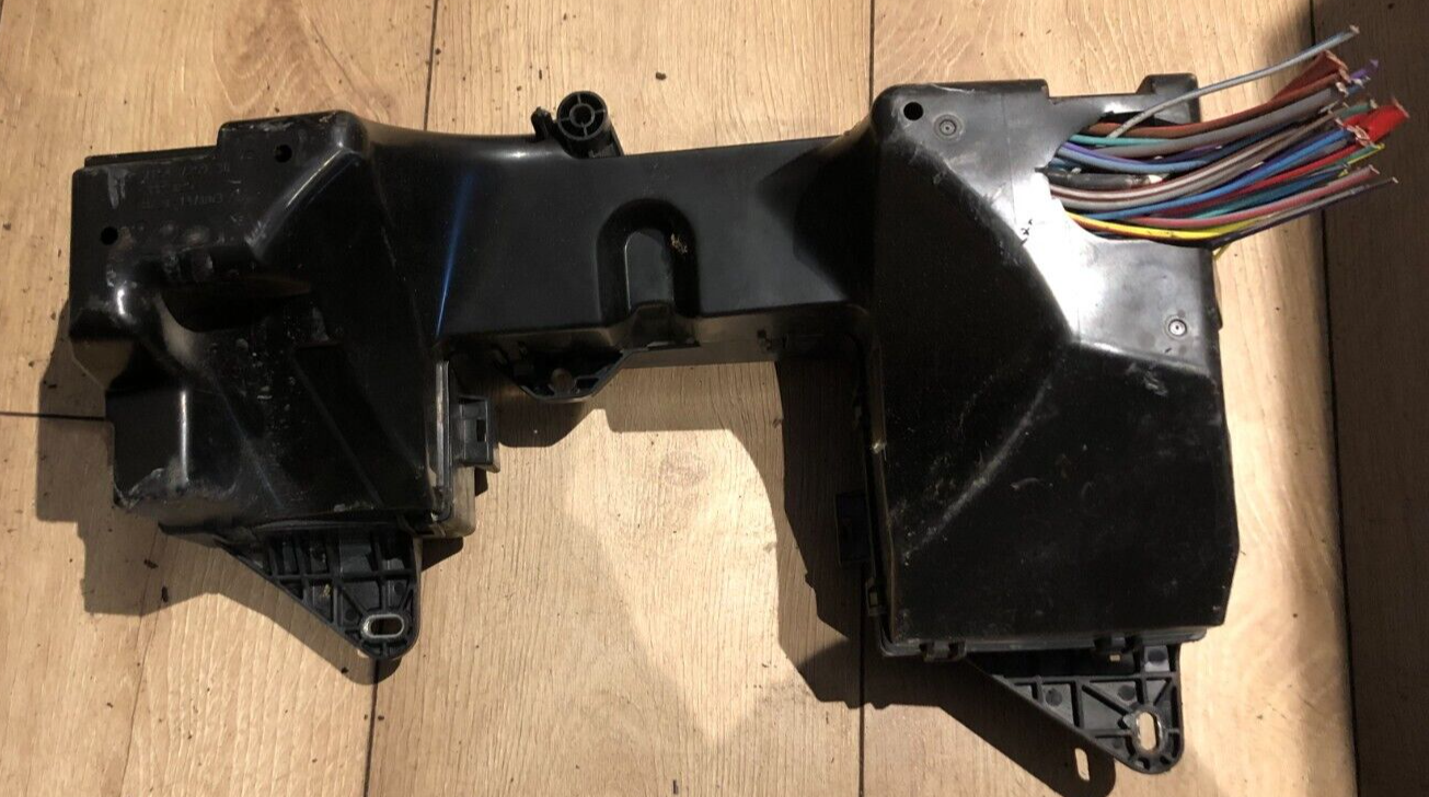 JAGUAR XF X250 3.0 ENGINE BAY FUSE BOX 8X2T14A003A