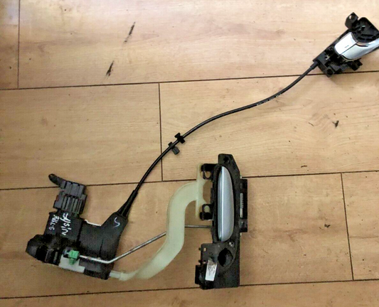 Jaguar S-Type Left Passenger Front Door Lock Catch Mechanism 4W4A-5421813-CA