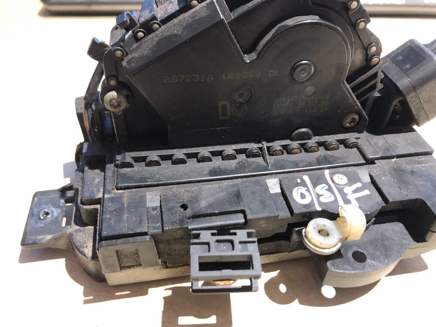 JAGUAR X TYPE FRONT DRIVERS DOOR LOCK MECHANISM O/S/F 1X43A-219A44-AR
