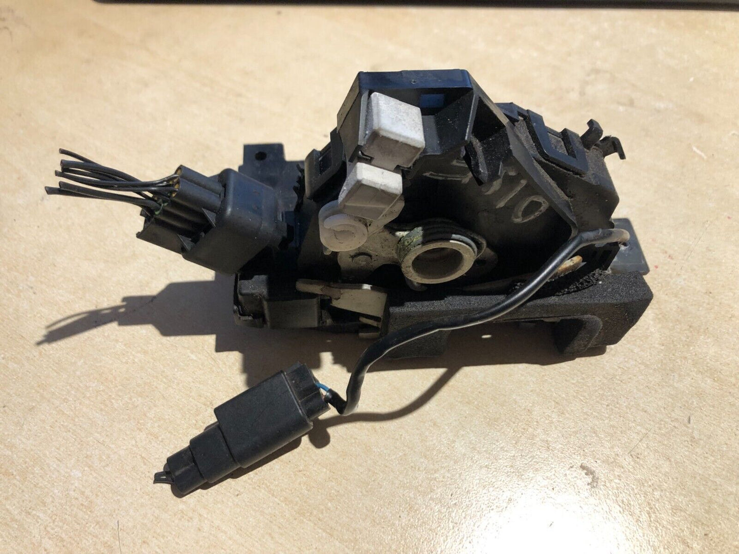 JAGUAR X TYPE FRONT DRIVERS DOOR LOCK MECHANISM O/S/F 1X43A-219A44-AL