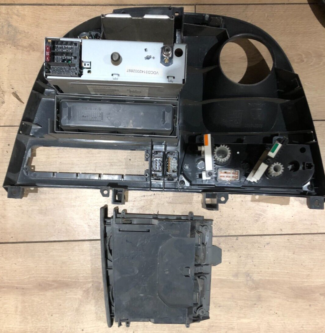LDV Maxus -V80 Dash Surround/Radio/Climate Control/Cup Holder Tray Console