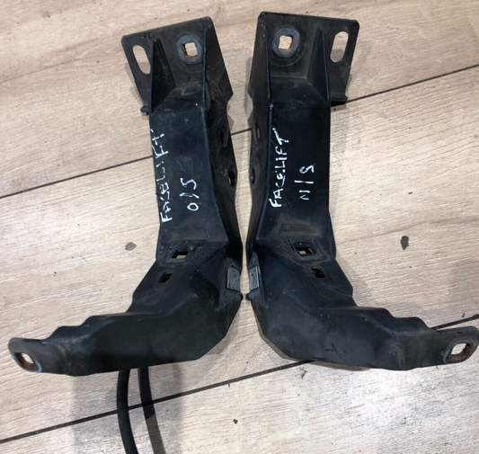 Jaguar XF 2011-2015 WING MOUNTING BRACKET / FENDER SUPPORT PAIR BLACK