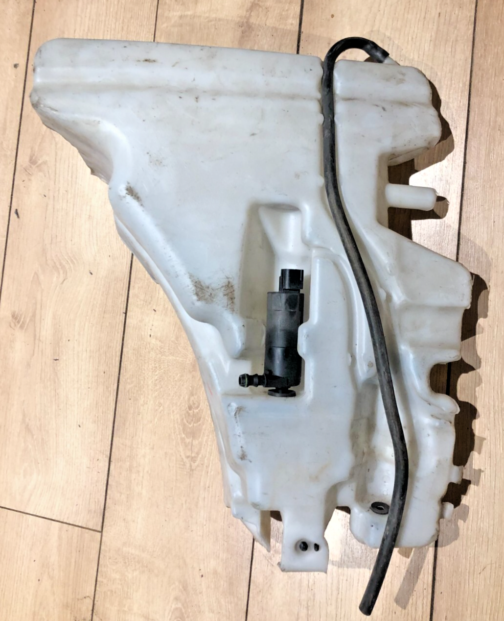 Jaguar XJ X350 2005-2010 WASHER BOTTLE / SCREENWASH RESERVOIR 7W93-17B613-BC