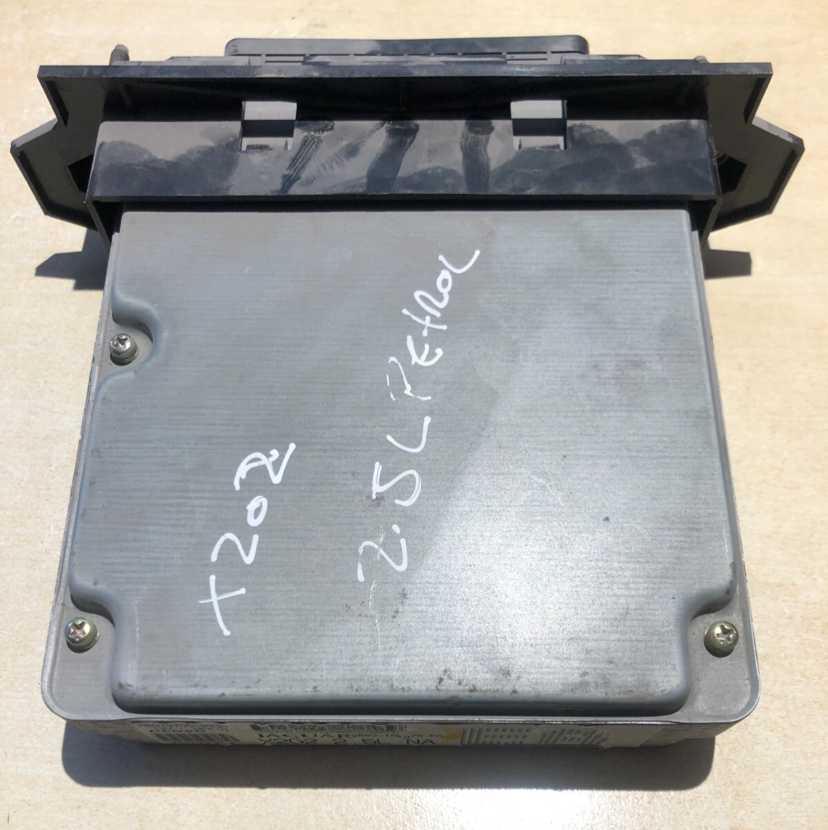 JAGUAR 2.5 ENGINE ECU PART NUMBER 2R83-10K975-EA