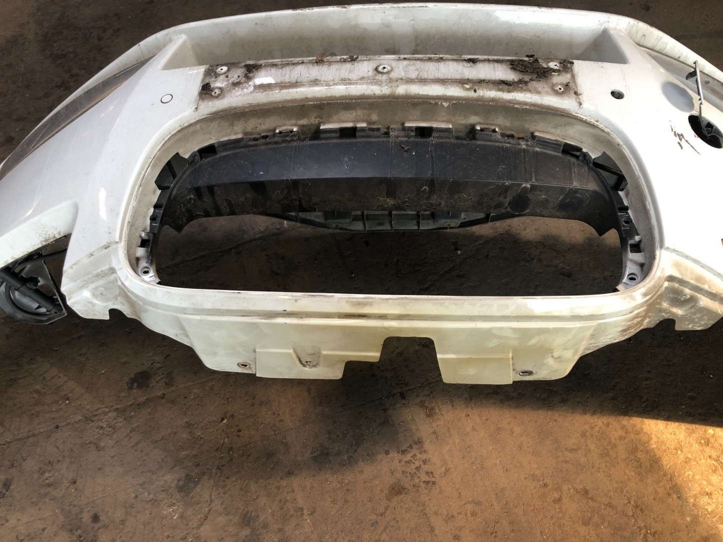 JAGUAR XF X250 FACELIFT FRONT BUMPER WHITE