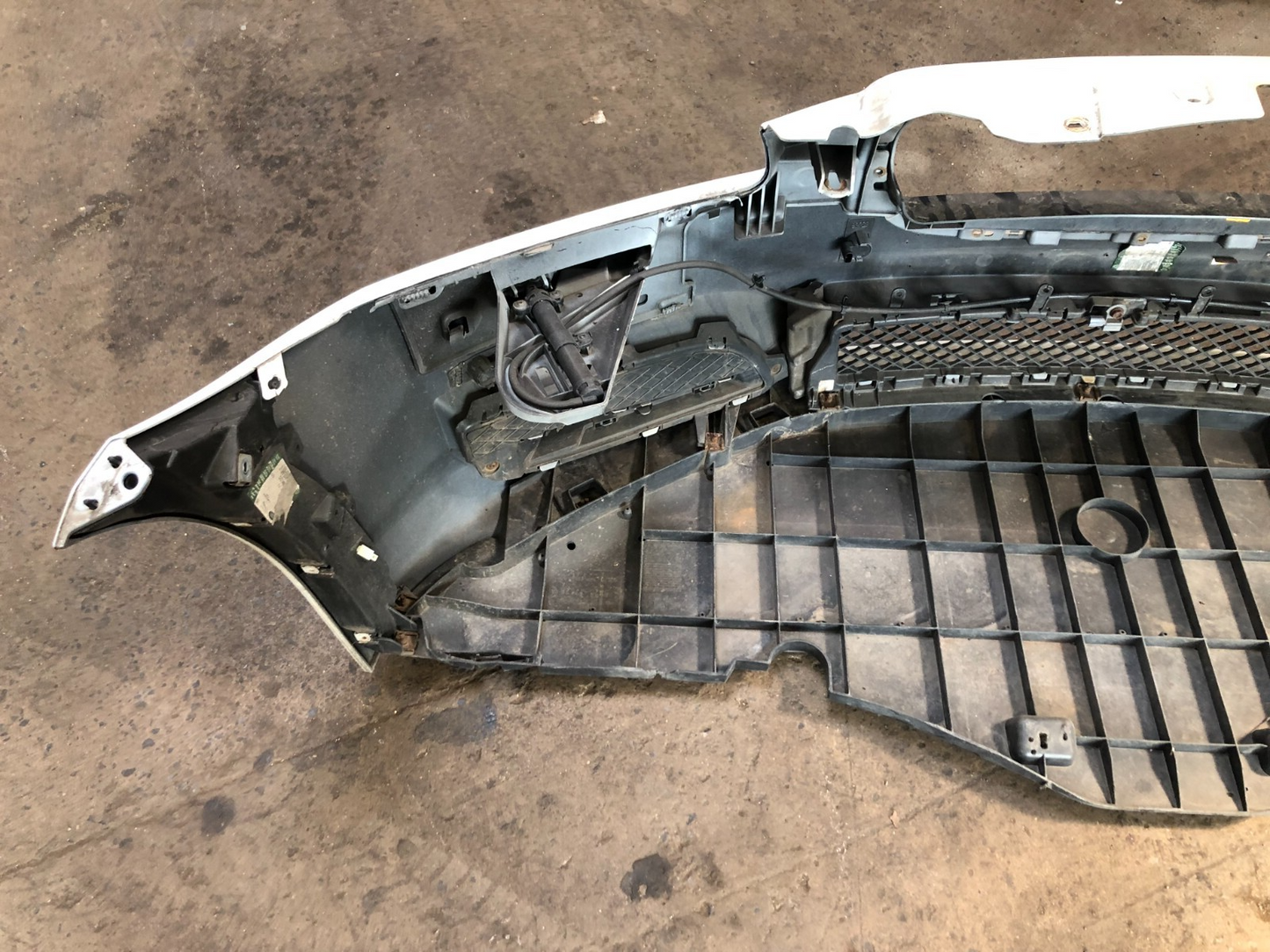 JAGUAR XF X250 FACELIFT FRONT BUMPER WHITE