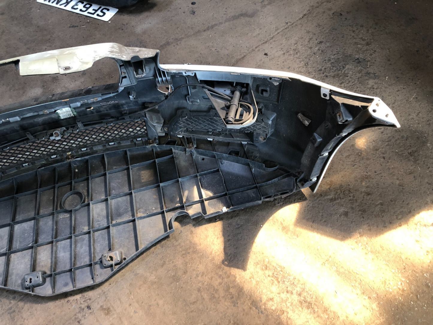 JAGUAR XF X250 FACELIFT FRONT BUMPER WHITE