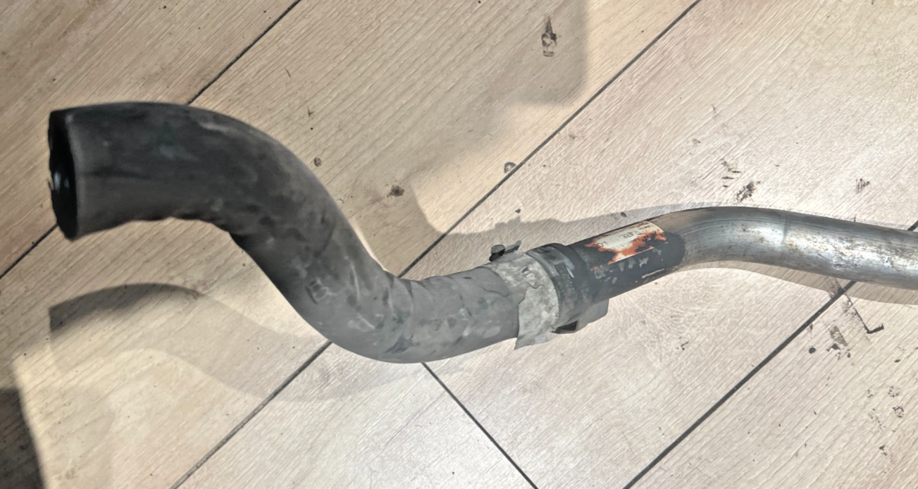 Jaguar S-Type 2.7d Fuel tank filler neck pipe 4R83-9034-CE