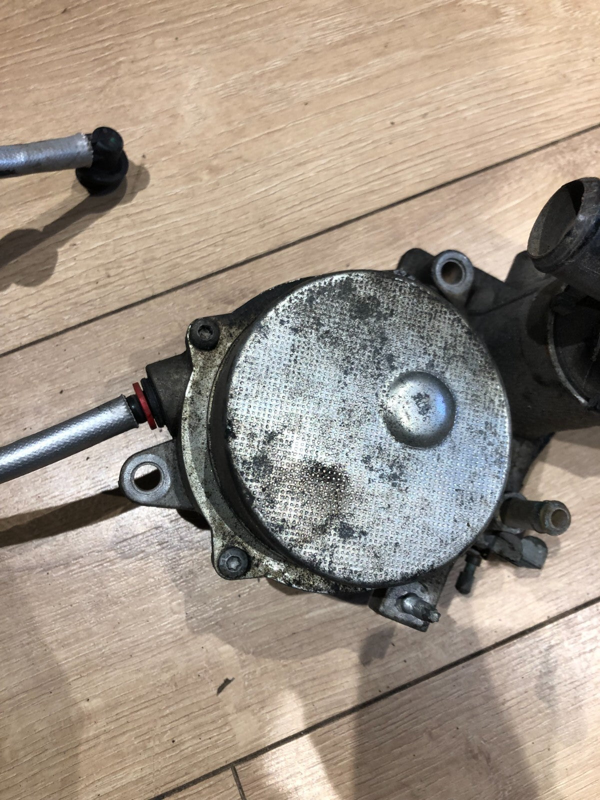 JAGUAR XF X250 BRAKE VACUUM PUMP/THERMOSTAT ASSEMBLY