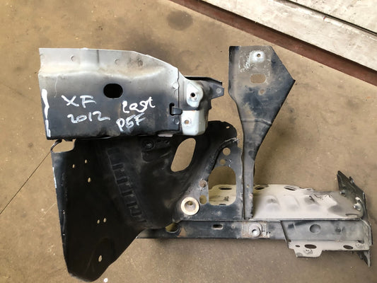 JAGUAR XF FRONT BUMPER WING CHASSIS LEFT BRACKET ASSEMBLY 2012-15
