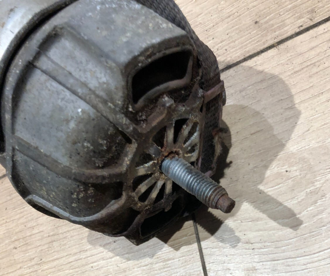 JAGUAR S-TYPE 2.7 DIESEL ENGINE MOUNT