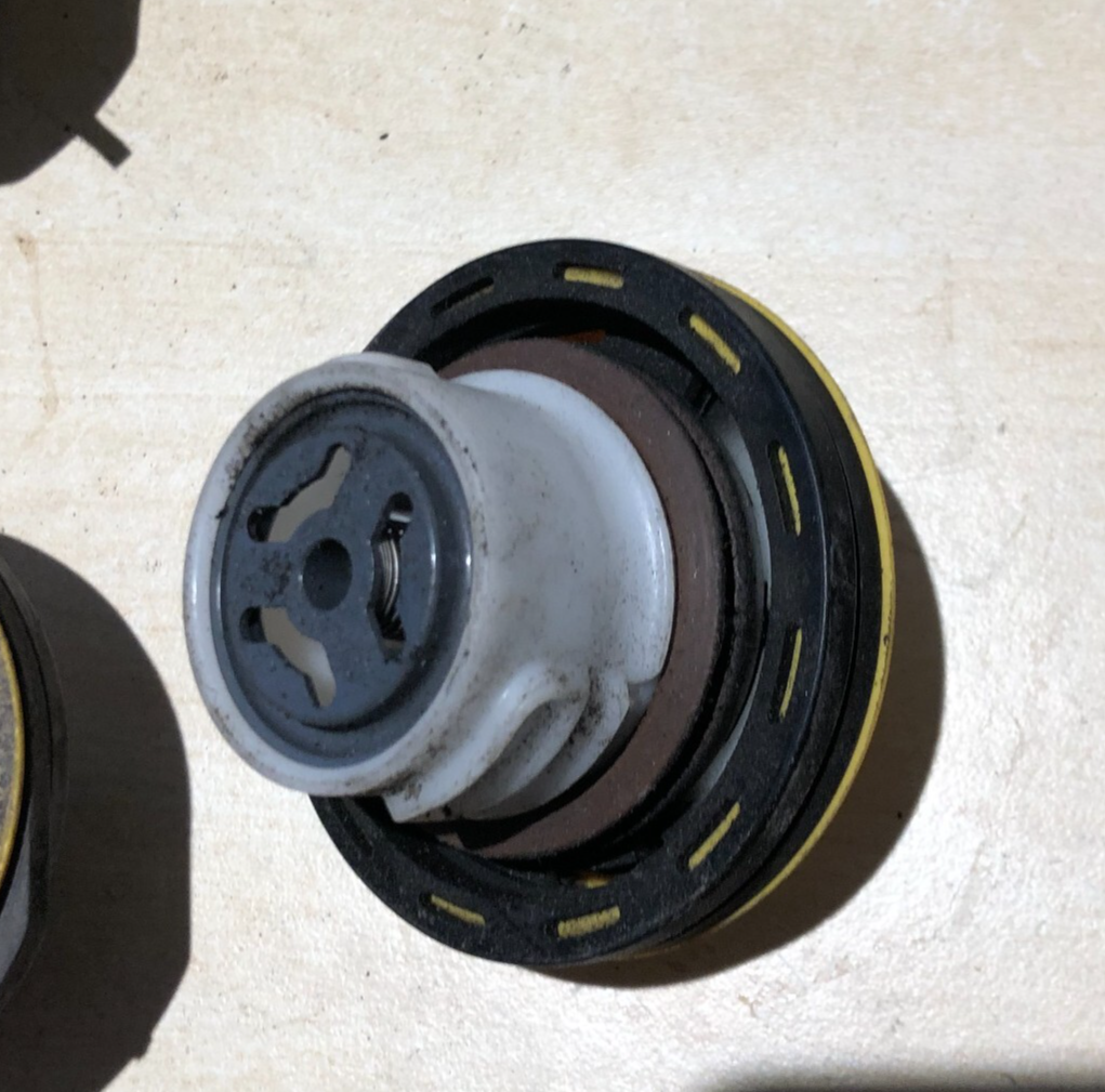 Jaguar DIESEL MODELS - FUEL CAP ONLY (YELLOW)