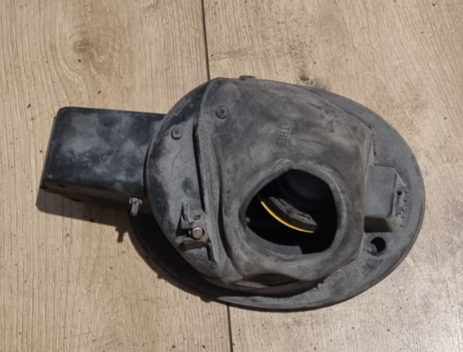 Jaguar X-Type ESTATE 2004-2010 FUEL FLAP DOOR /FILLER BOWL BLACK