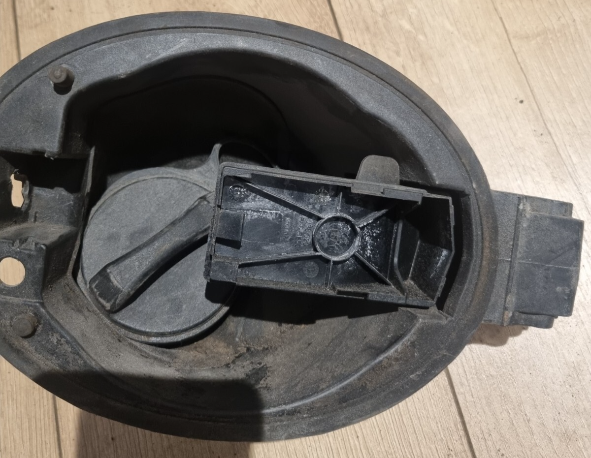 Jaguar X-Type ESTATE 2004-2010 FILLER BOWL