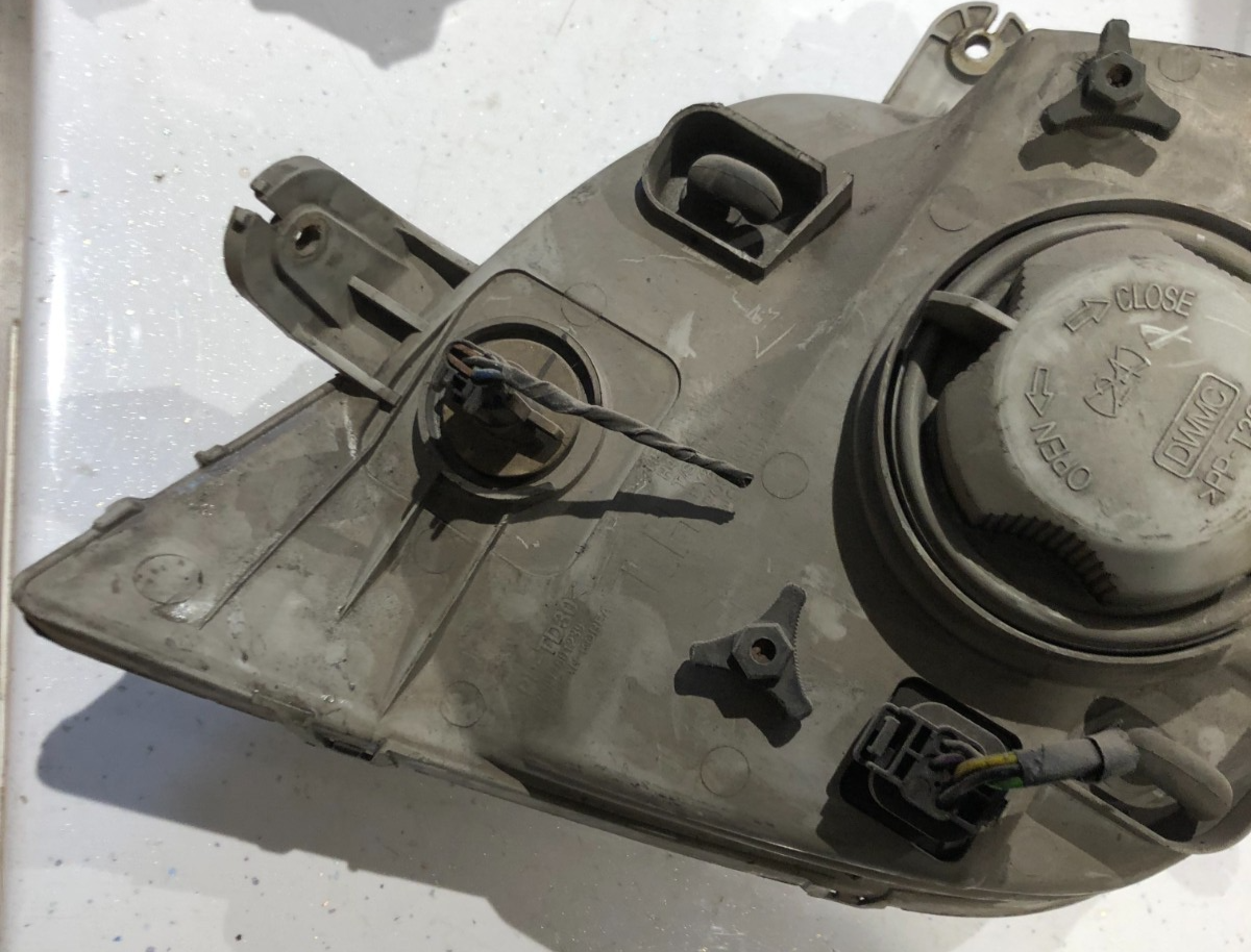 LDV MAXUS HEADLIGHT PASSENGER LEFT SIDE 0301-001239 2005 - 2009