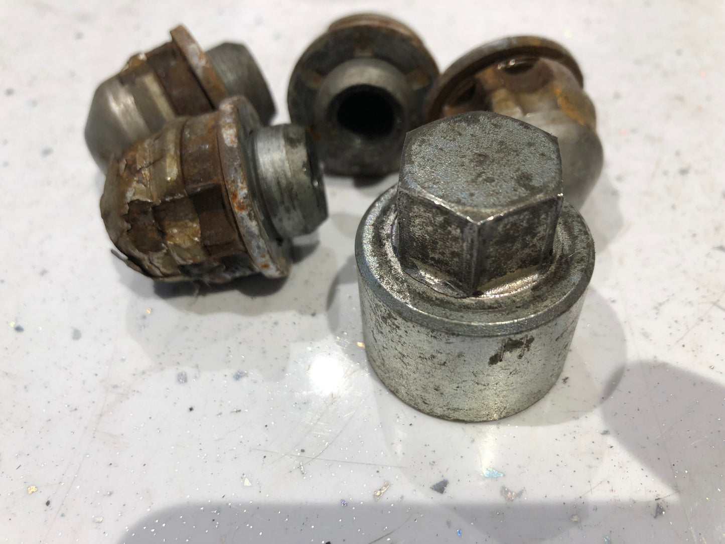 JAGUAR LOCKING WHEEL NUT SET code B- XF /XJ /XK /XE /X,F,S-Type
