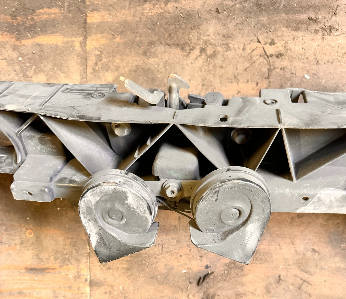 RENAULT CLIO 2005-2009 HATCHBACKFRONT PANEL