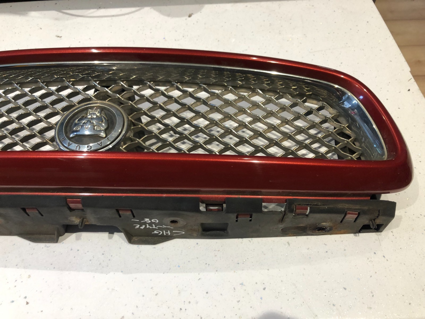 Jaguar X-Type 2001-2010 RED FACELIFT RADIATOR GRILLE / GRILL