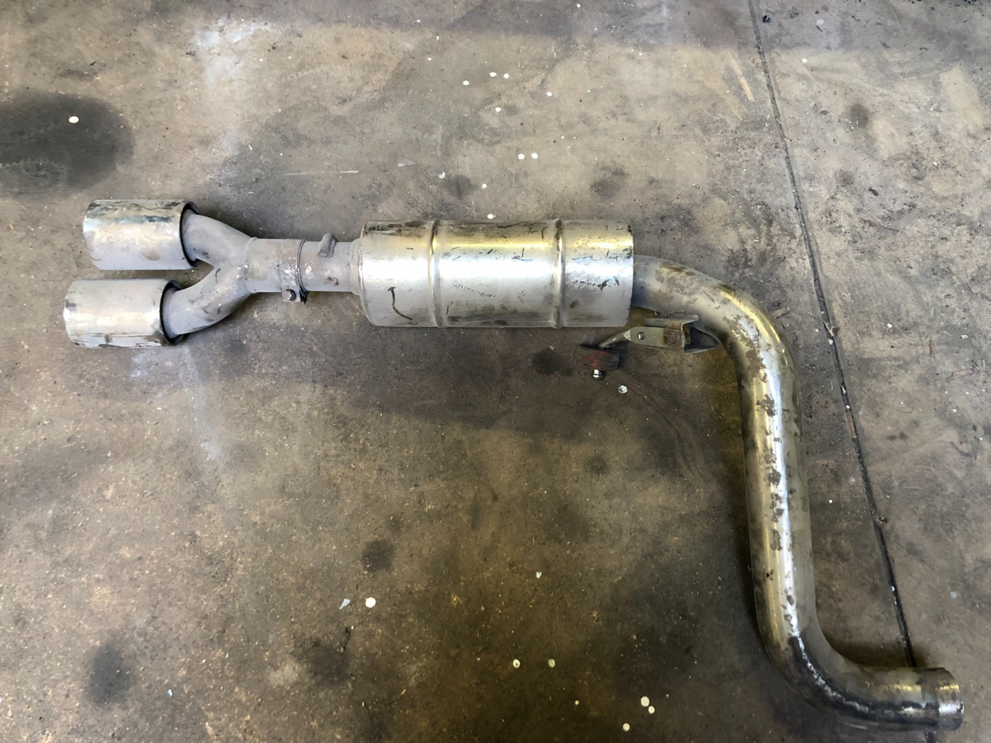 JAGUAR XF X250 MUFFLER EXHAUST RIGHT DRIVERS 5.0L