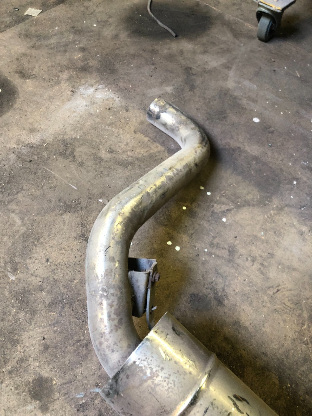 JAGUAR XF X250 MUFFLER EXHAUST RIGHT DRIVERS 5.0L