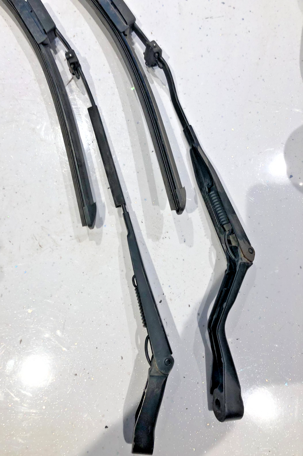 Jaguar XK8 XKR 1996-2006 WINDSCREEN WIPER ARM PAIR